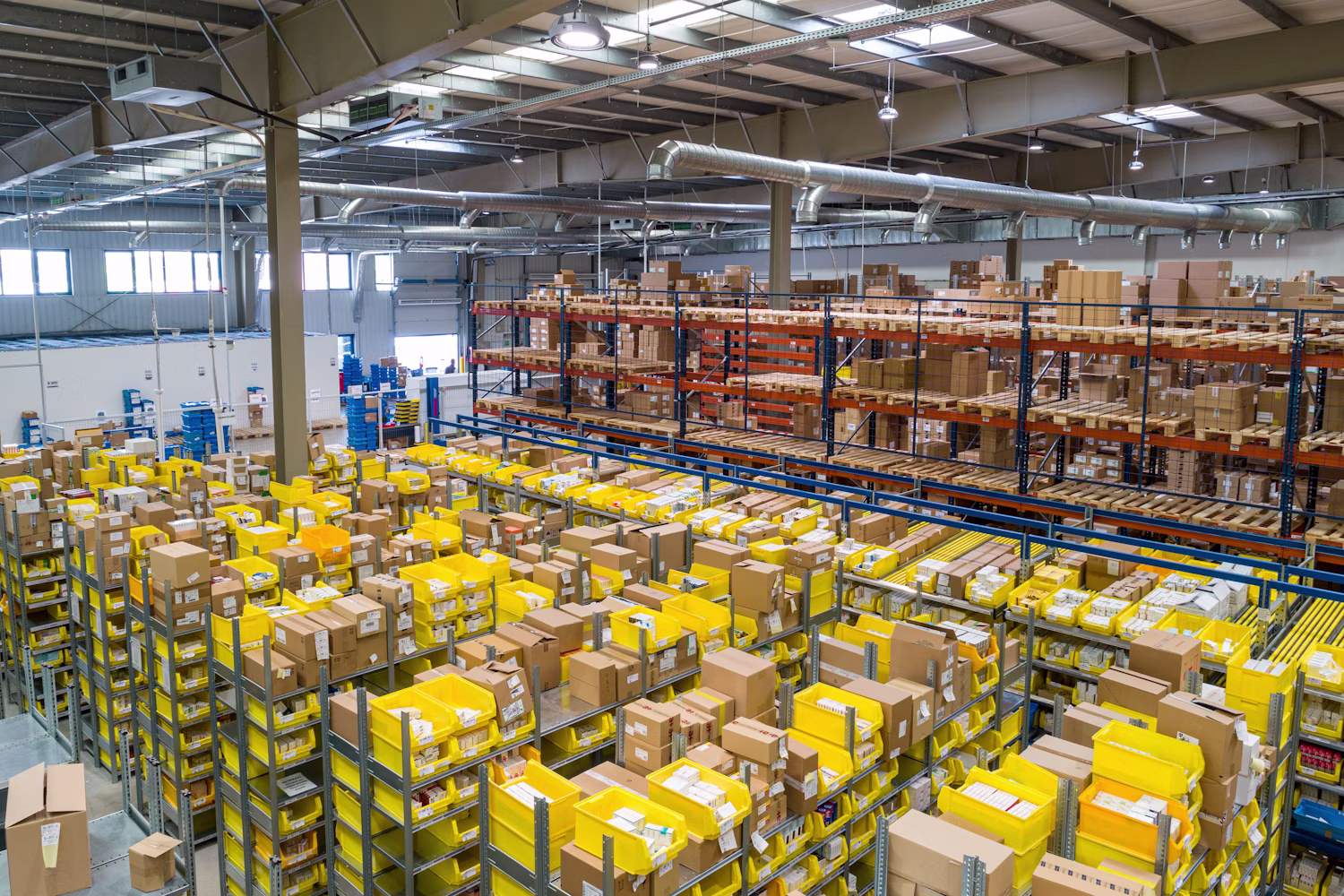 Modern warehouse logistics